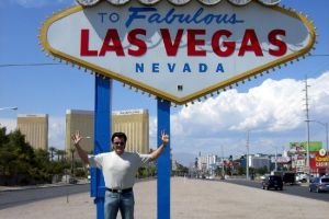 Rusty live in Las Vegas - Hintergrund das Mandalay Bay Hotel.jpg