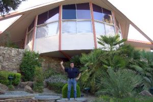 Rusty praesentiert stolz das Honeymoon Haus von Elvis Presley Palm Springs