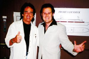 Rusty mit Tom Astor auf der MS-Astor 2000
