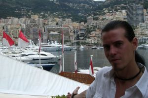 Slide im legendären Yacht Club von Monte Carlo