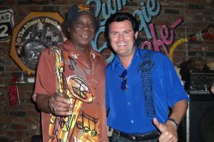 Rusty mit seinem Freund den Saenger James vom Rum Boogie Cafe in der Beale Street in Memphis