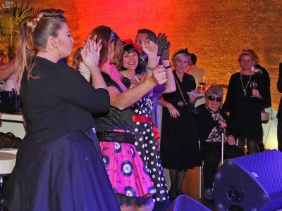 Die Girls tanzten wie wild bei Rusty´s Performance