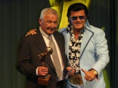 Rusty mit dem Gewinner vom Palfinger Dealer Award 2008